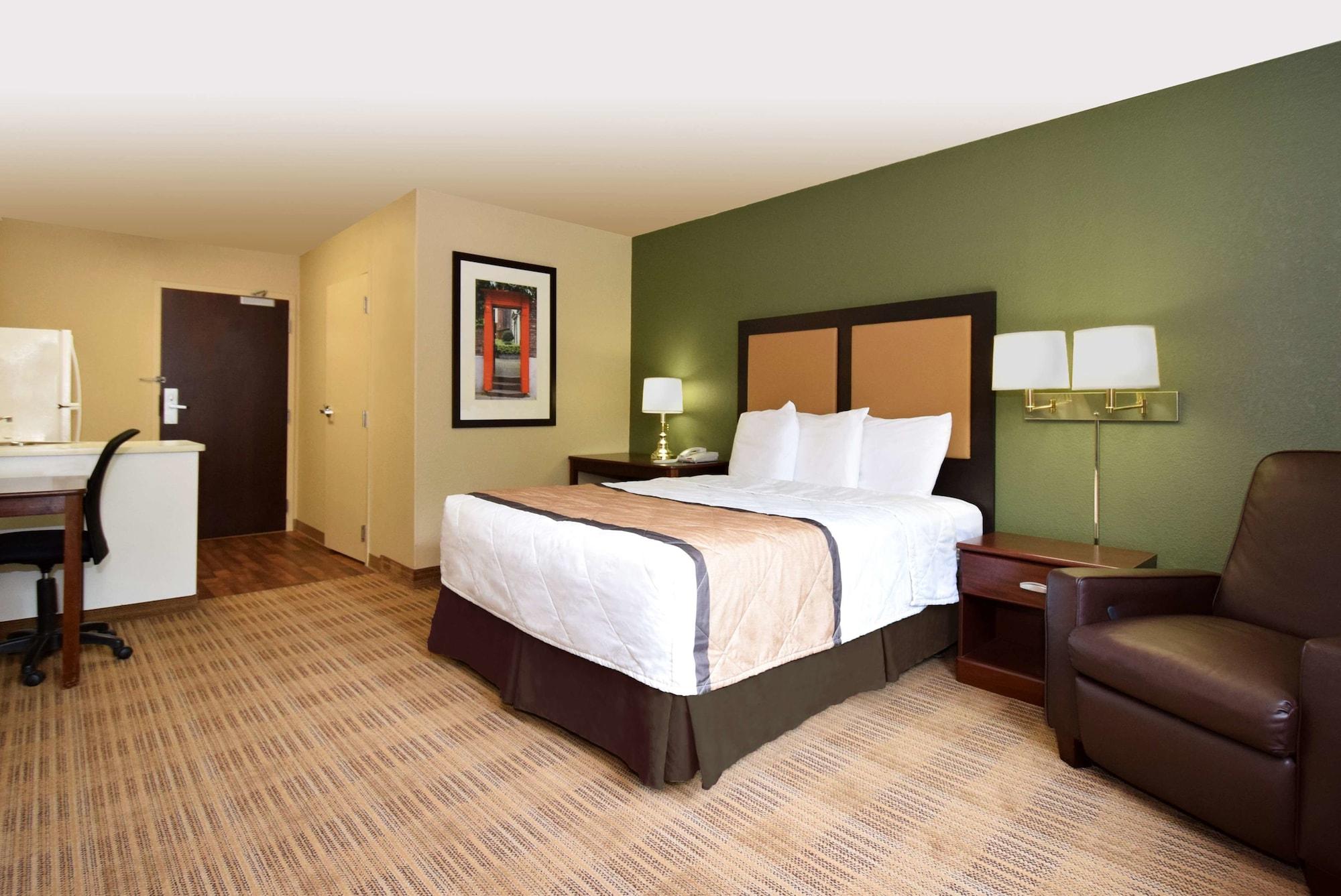 Extended America - - Airport - Spruce Street Tampa